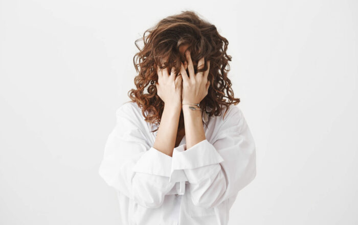 Autoestima, assertividade e emoções reprimidas: fatores invisíveis que mantêm a ansiedade